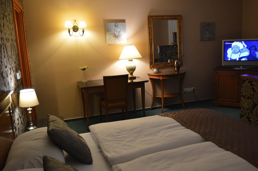 Platan Hotel Sárvár Extérieur photo